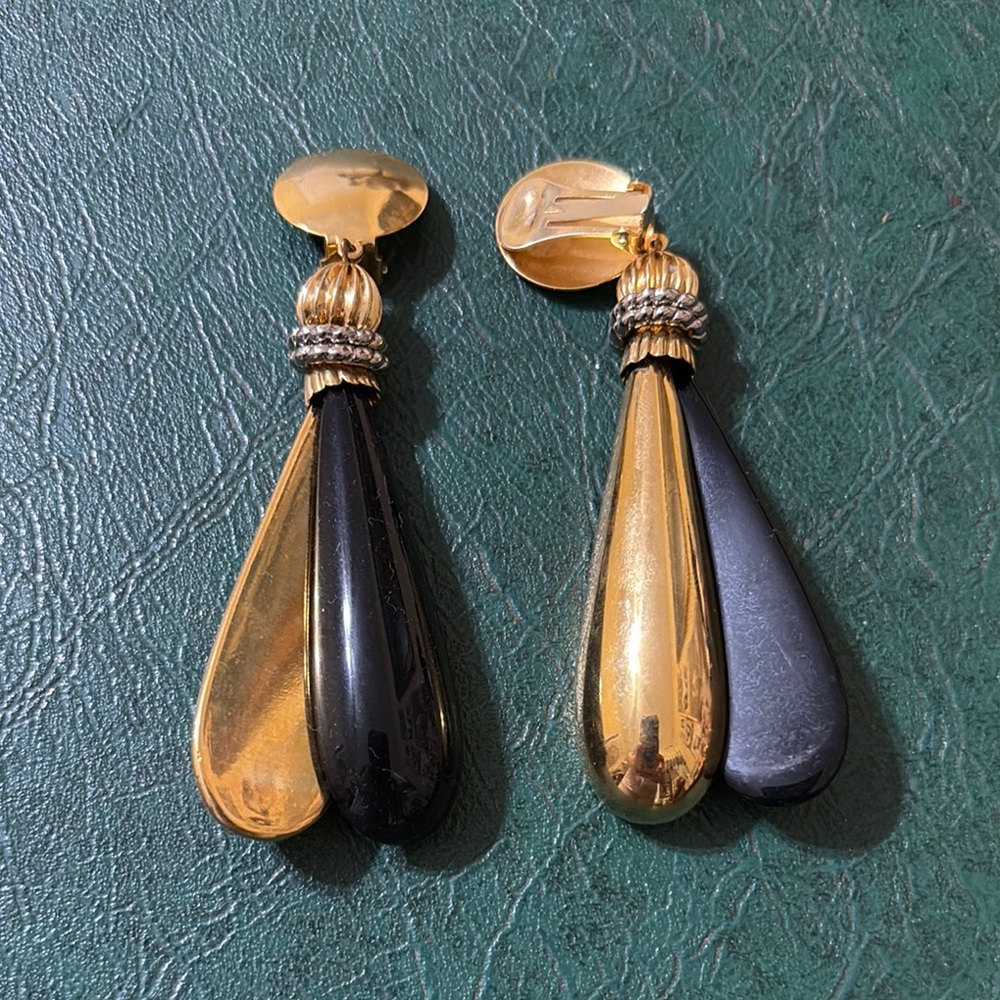 90s - Gold and Black Drop Earrings (Clip-on)